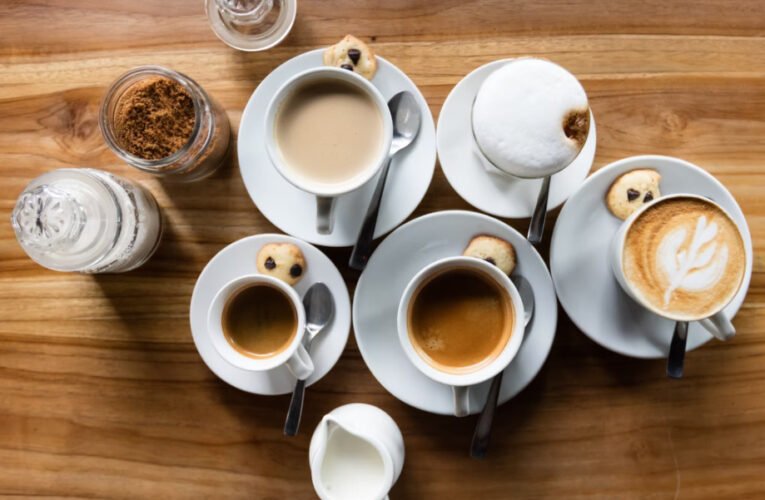 Jak prawidłowo podawać kawę?